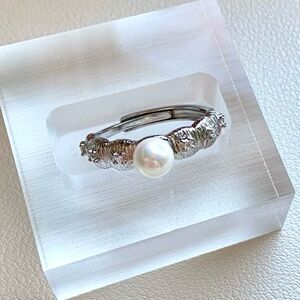 Silver Pearl Accent Ring - White Pearl